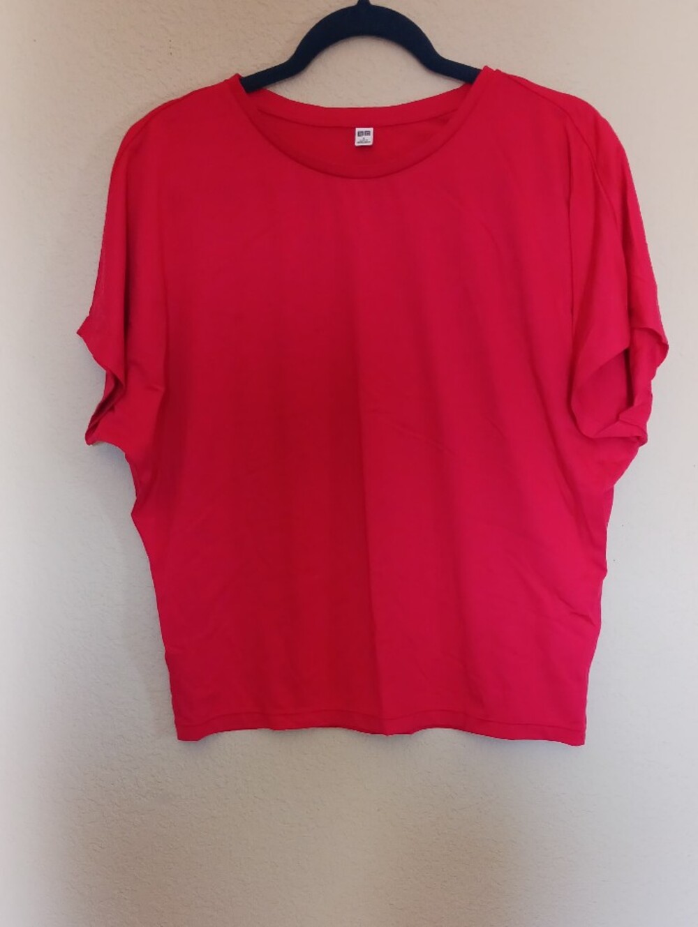Uniqlo Women's Boxy Crew Neck Tee in Hot Pink